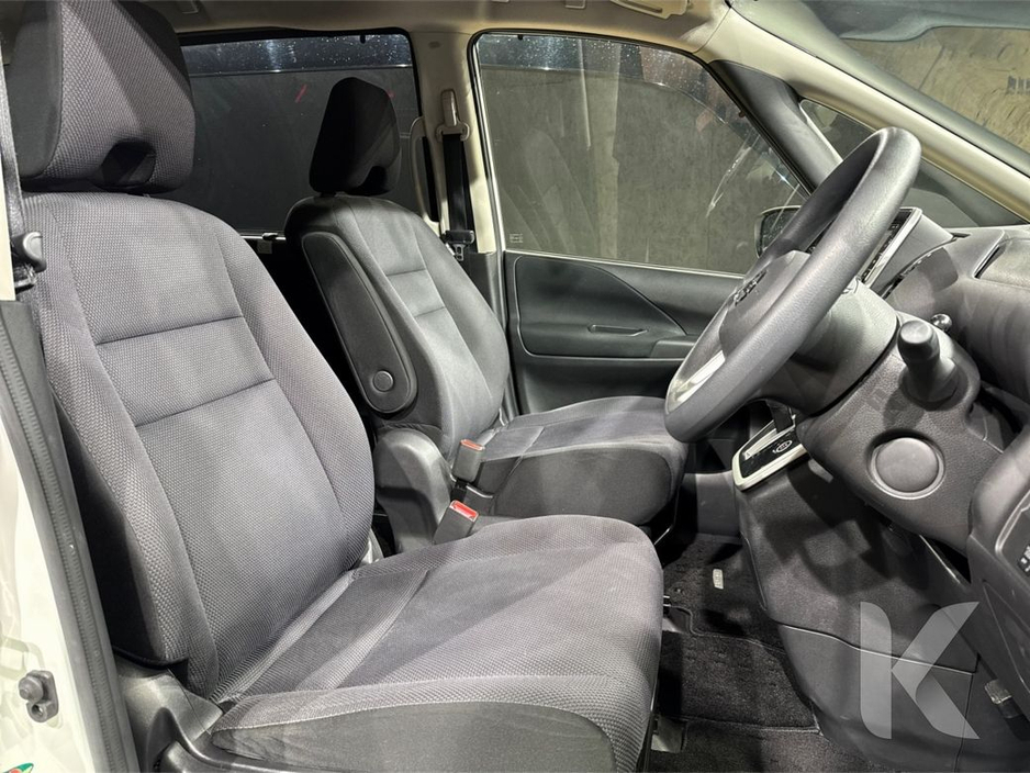 2018 Nissan Serena "8-SEATER" 2.0L HYBRID AUTOMATIC - CRUISE CONTROL - BLUETOOTH AUDIO - REVERSE CAMERA - POWER SLIDING DOORS €20,950