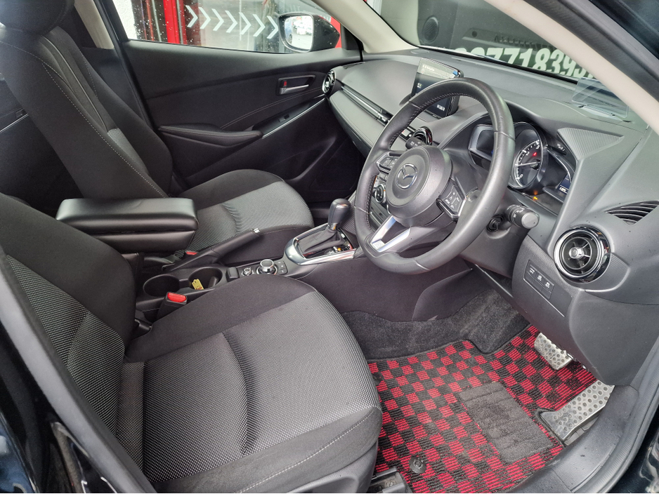 2017 Mazda Mazda2 - image 14