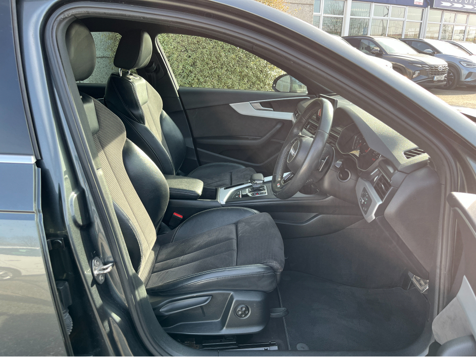 2019 Audi A4 - image 11