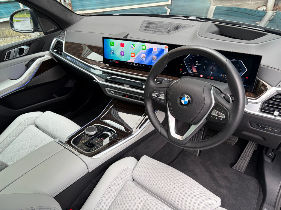 2025 BMW X5 - image 12