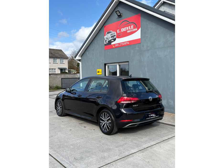 2017 Volkswagen Golf - image 10