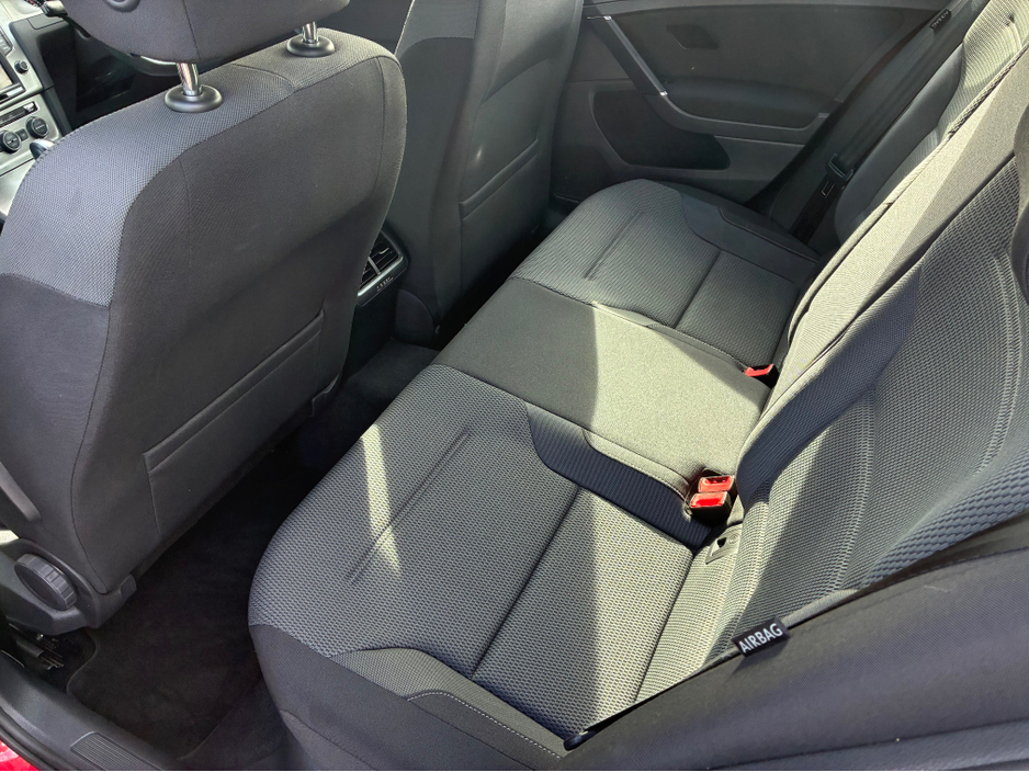 2014 Volkswagen Golf - image 14