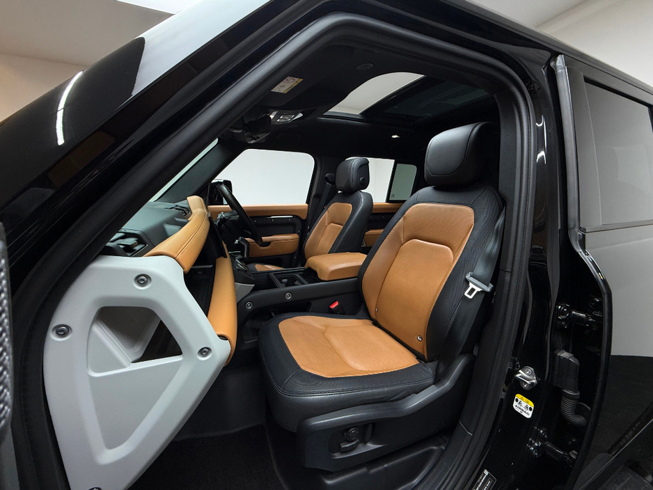 2024 Land Rover Defender - image 15