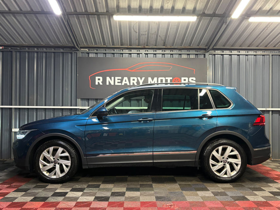 2022 Volkswagen Tiguan - image 7