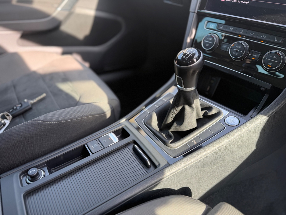 2018 Volkswagen Golf - image 11