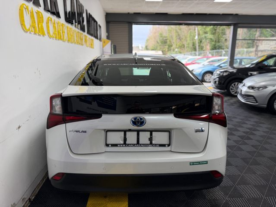 2022 Toyota Prius - image 5