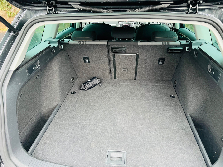 2016 Volkswagen Golf LOUNGE MODEL // 1.2 PETROL // AUTOMATIC €14,950