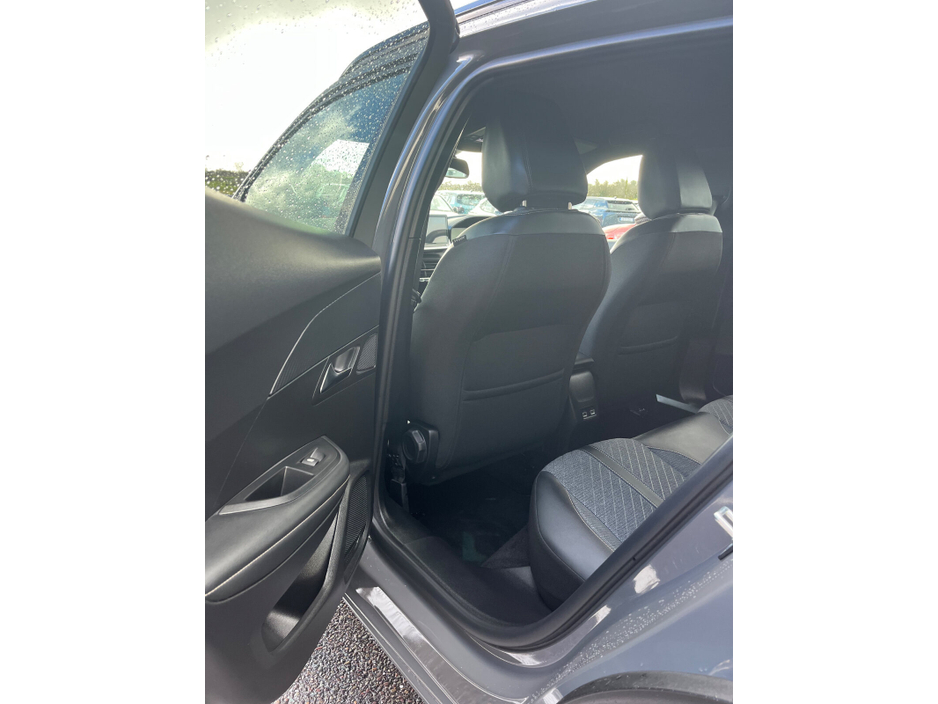 2025 Peugeot 2008 1.2 Puretech 100bhp Allure