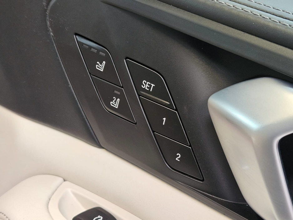 2020 BMW X5 - image 18