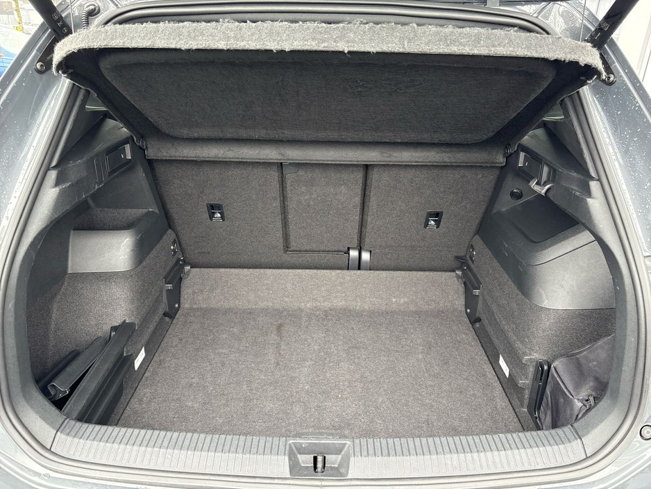 2025 Volkswagen Tiguan - image 12