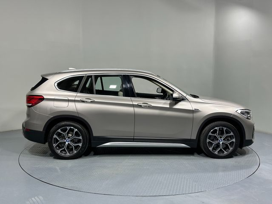 2022 BMW X1 - image 8