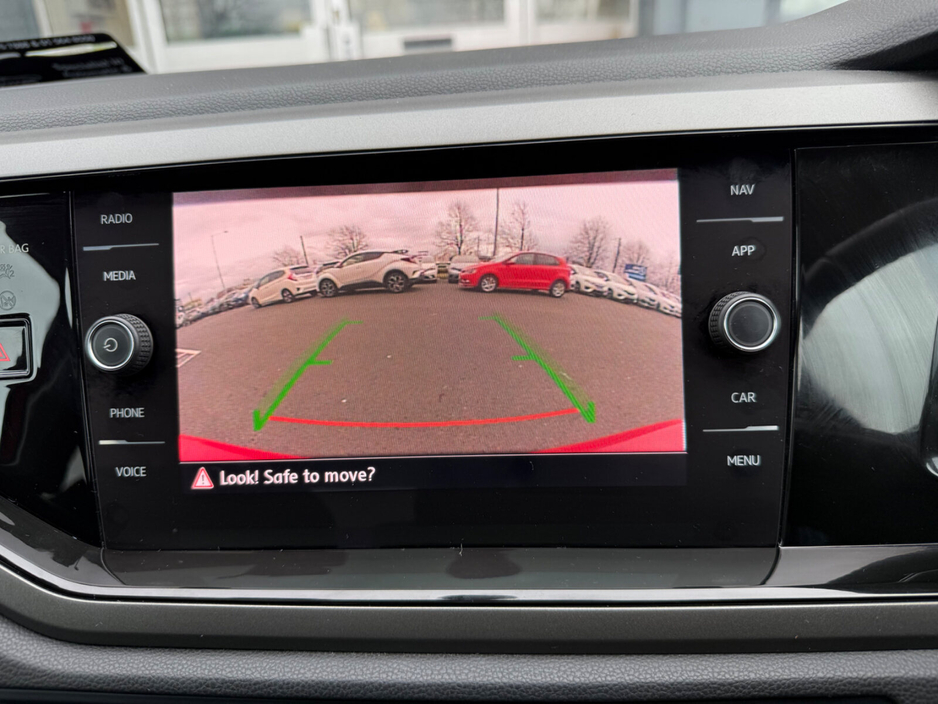 2018 Volkswagen Polo - image 12