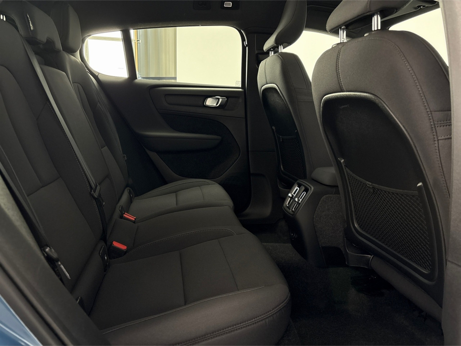 2024 Volvo C40 - image 29
