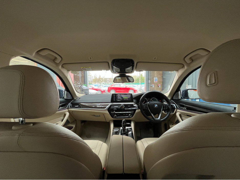 2017 BMW 5 Series - image 19