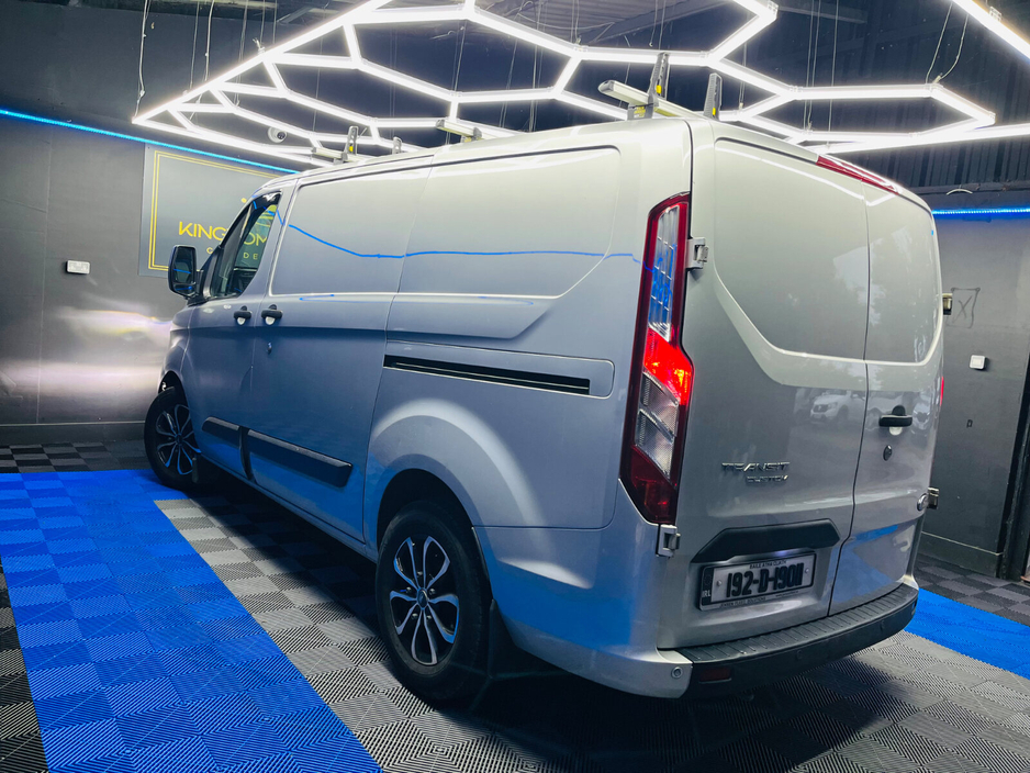 2019 Ford Transit - image 8