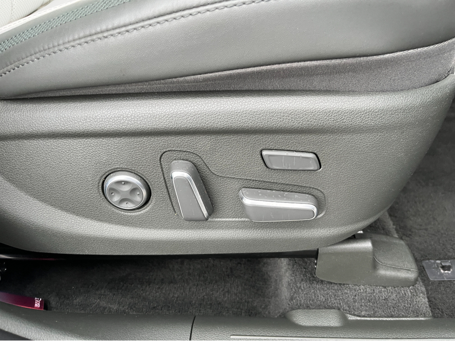 2022 Hyundai Santa Fe 7 SEATER EXECUTIVE PLUS AUTOMATIC 2.2 DIESEL //MASSIVE SPEC//KRELL SOUND SYSTEM//HEATED AND COOLED SEATS//FULL LEATHER ELECTRIC SEATS// €39,950