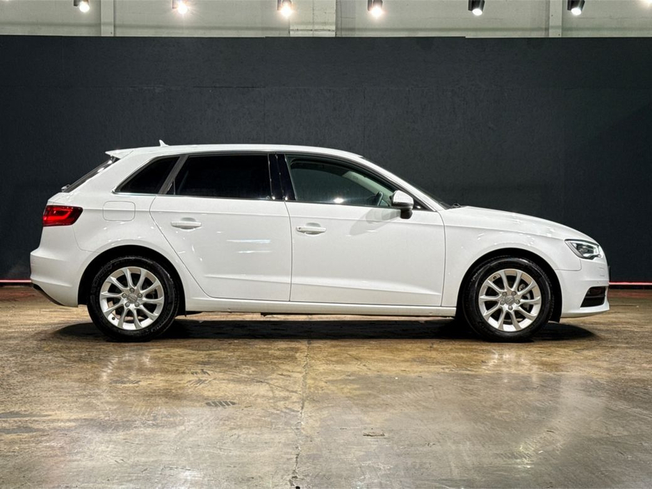 2016 Audi A3 - image 2