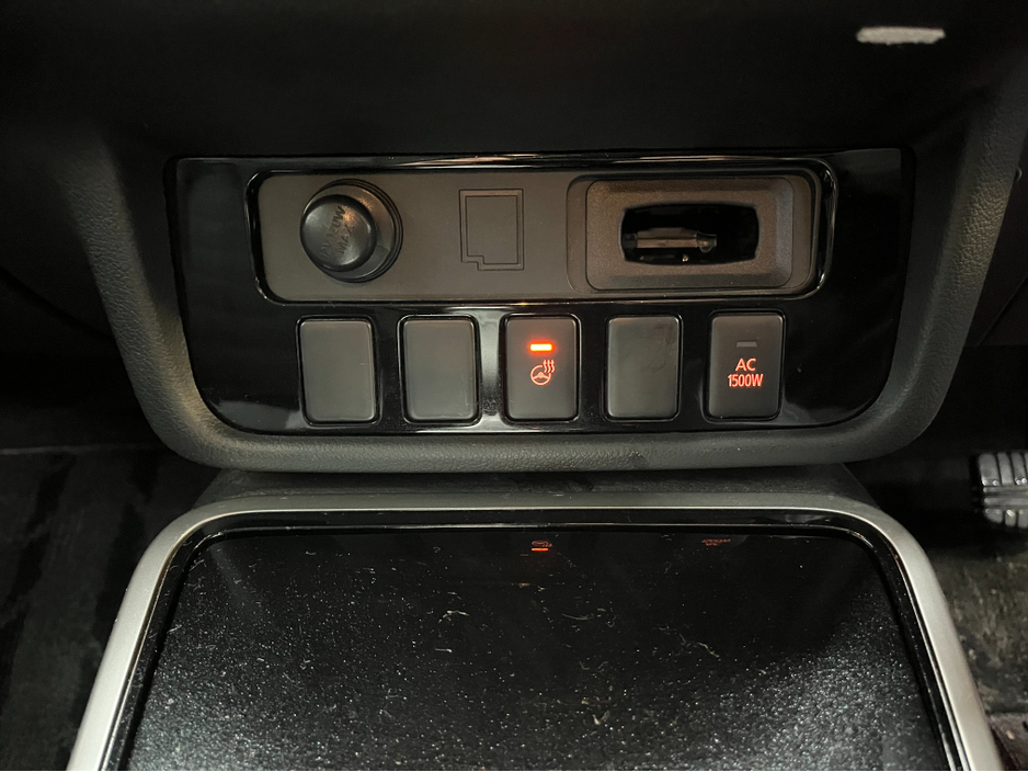 2019 Mitsubishi Outlander €22950! 2019 MITSUBISHI OUTLANDER PHEV LIMITED EDITION 4WD 2.4 AUTOMATIC / CRUISE CONTROL / REVERSE CAMERA / ELECTRIC HEATED SEATS / HEATED STEERING WHEEL €22,950