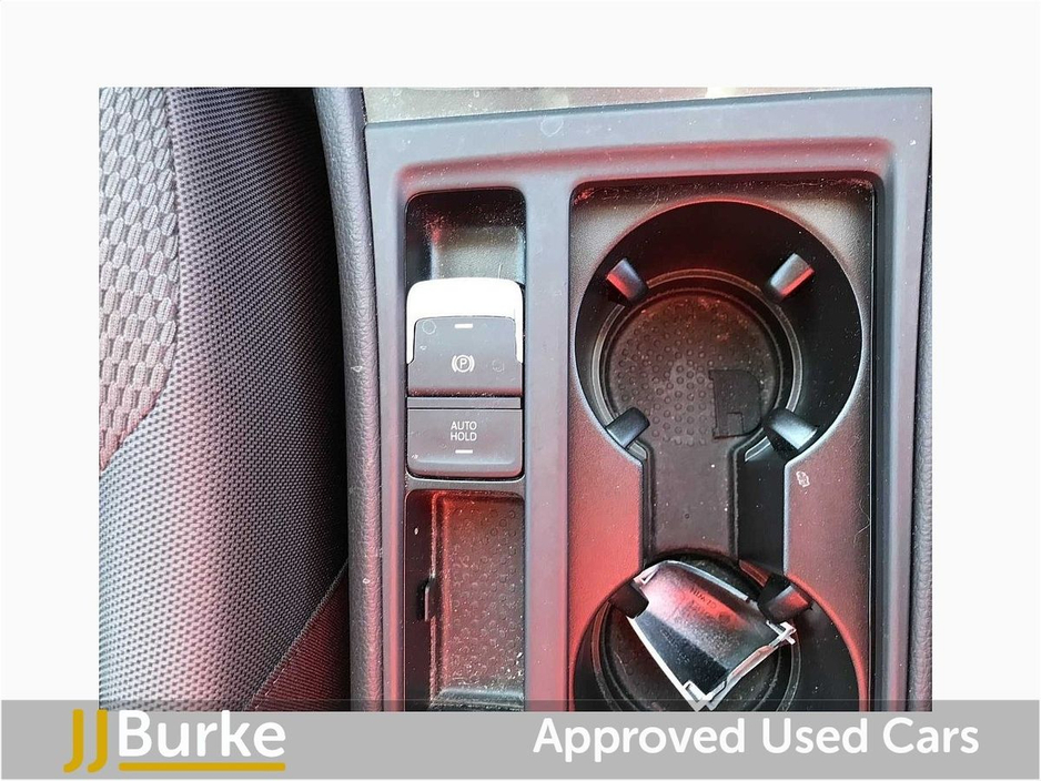 2020 Volkswagen Golf - image 26