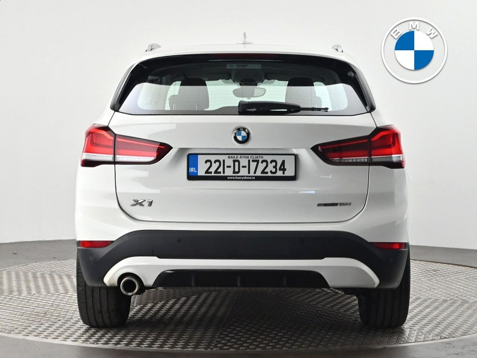 2022 BMW X1 sDrive18i Sport €32,900