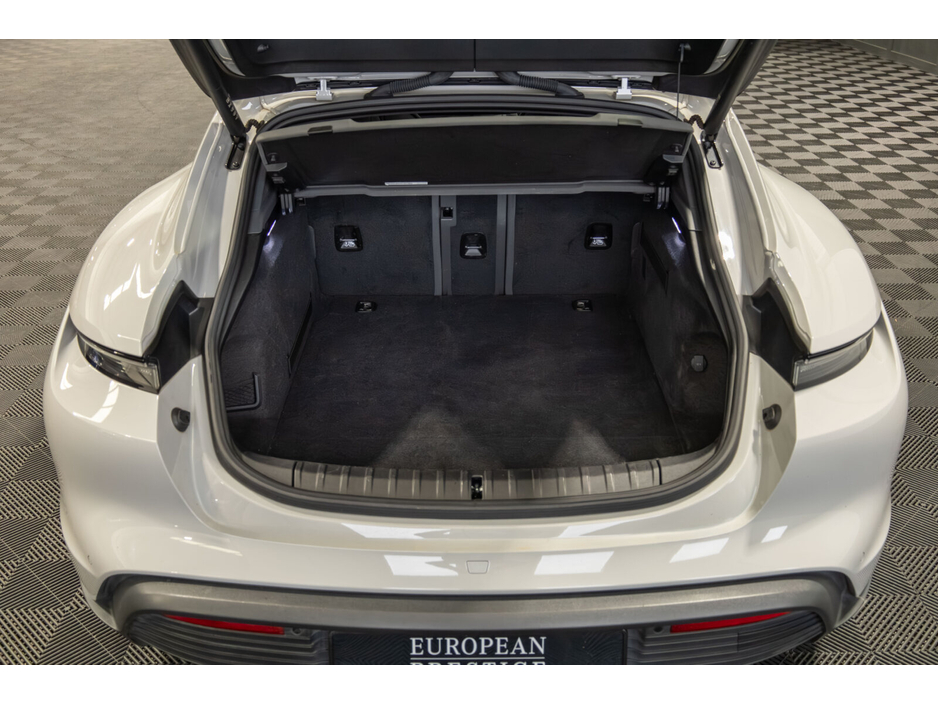 2023 Porsche Taycan - image 13