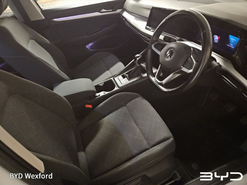 2021 Volkswagen Golf 2.0 TDI 115HP Life €21,975