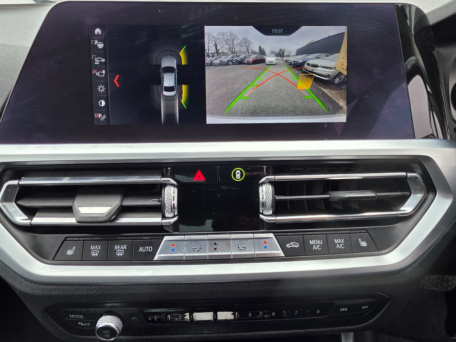 2019 BMW 3 Series - image 19