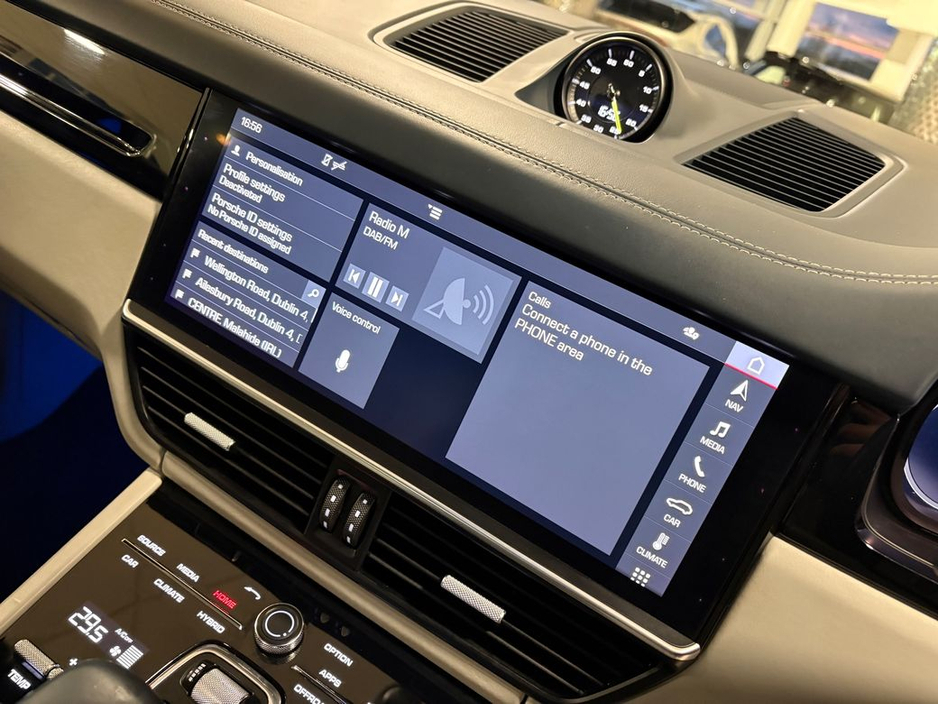 2020 Porsche Cayenne 3.0 V6 E-HYBRID=HUGE SPEC//PAN ROOF//201 D REG=TAILORED FINANCE PACKAGES INCL PCP AVAILABLE=TRADE IN'S WELCOME €59,995