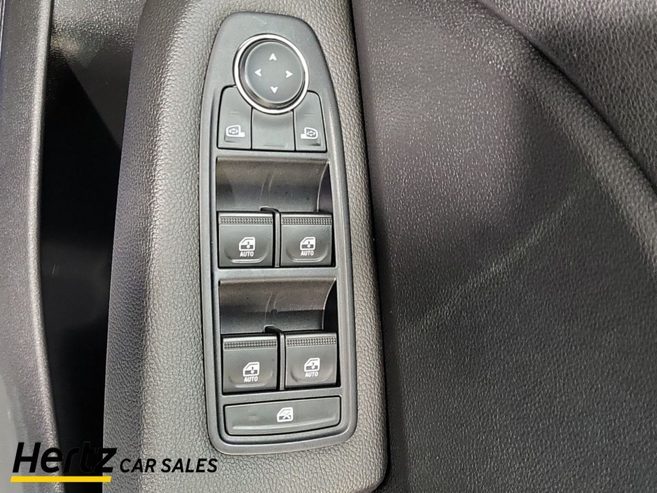 2023 Renault Clio - image 18