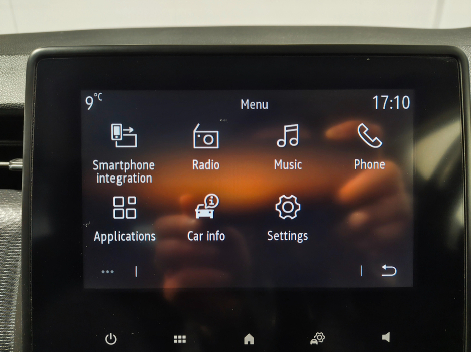 2022 Renault Clio - image 2