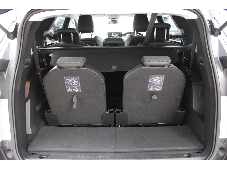 2022 Peugeot 5008 - image 22