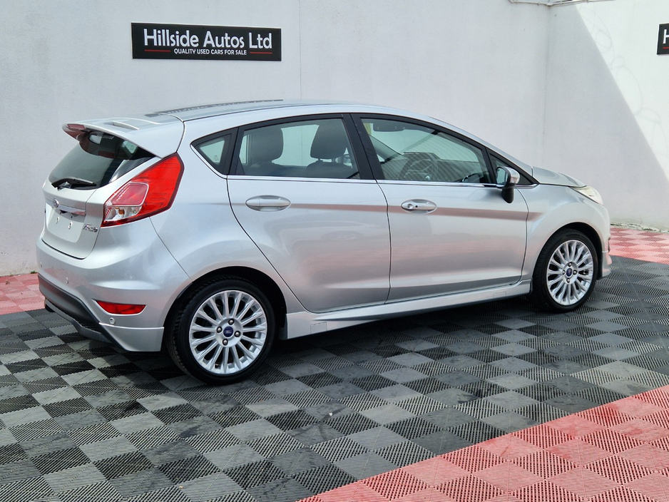 2016 Ford Fiesta - image 12