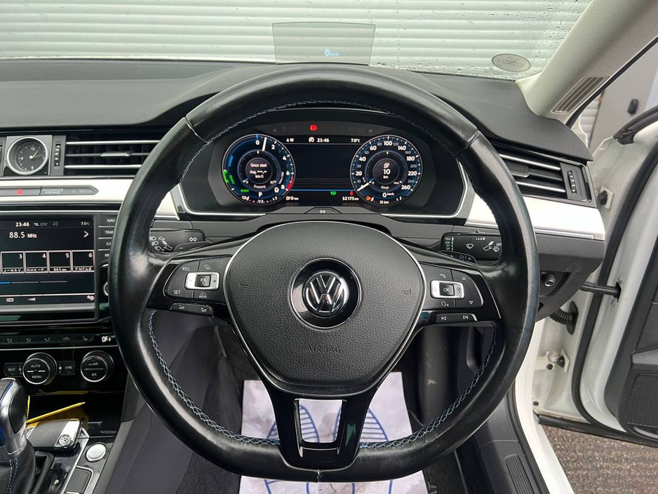 2017 Volkswagen Passat GTE 1.4 HYBRID // FULL SERVICE HISTORY // LEATHER HEATED SEATS // 18" ALLOYS // APPLE CARPLAY/ANDROID AUTO €18,900
