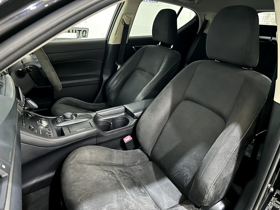 2015 Lexus CT 200 h - image 8