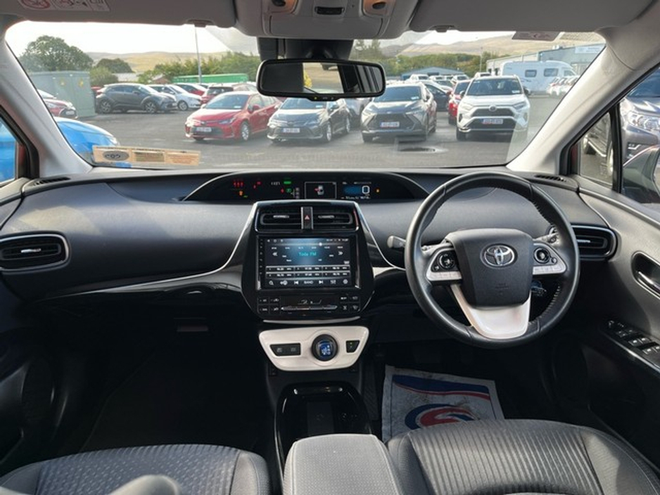2018 Toyota Prius - image 8