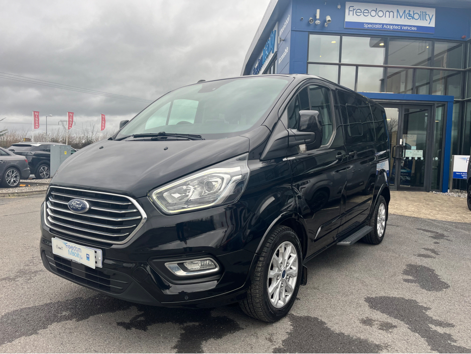 2022 Ford Tourneo - image 3