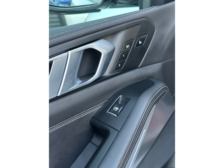 2020 BMW X5 - image 34