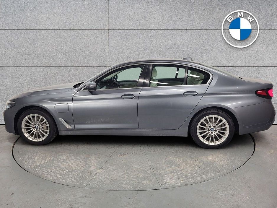2021 BMW 5 Series - image 3