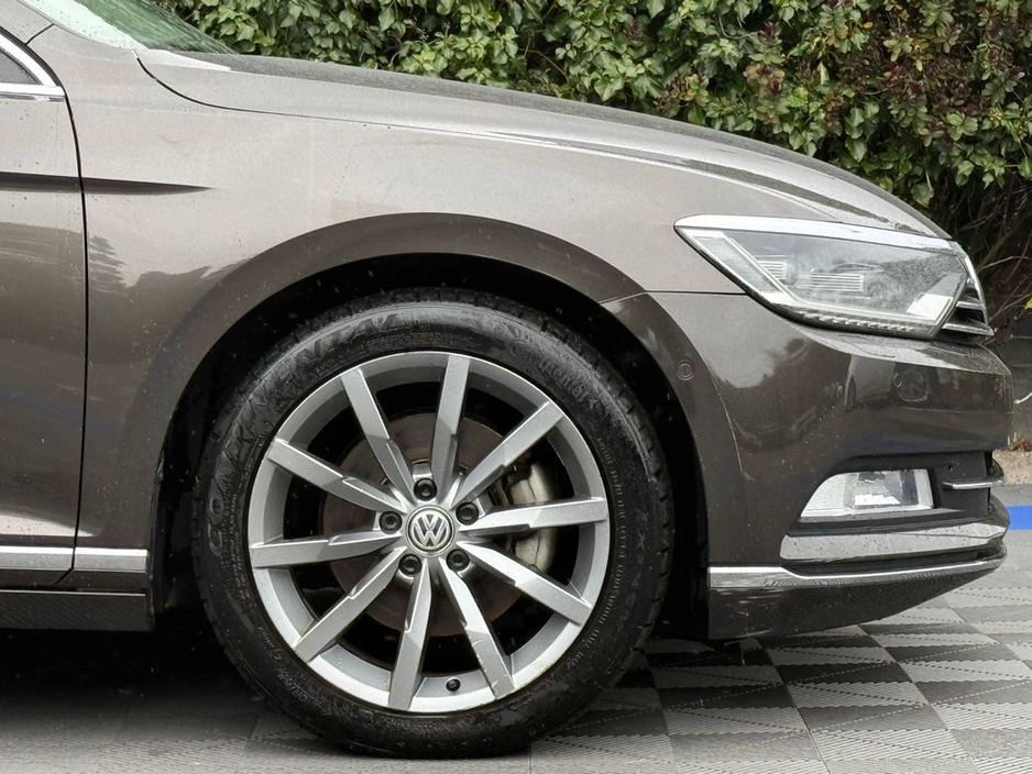 2018 Volkswagen Passat - image 9
