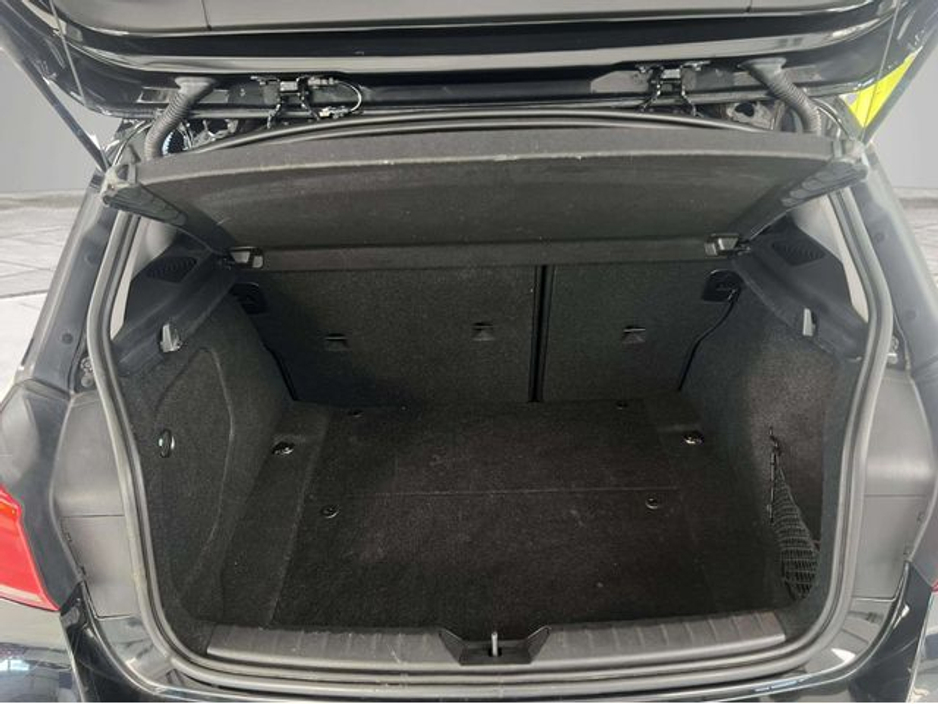 2016 BMW 1 Series - image 12