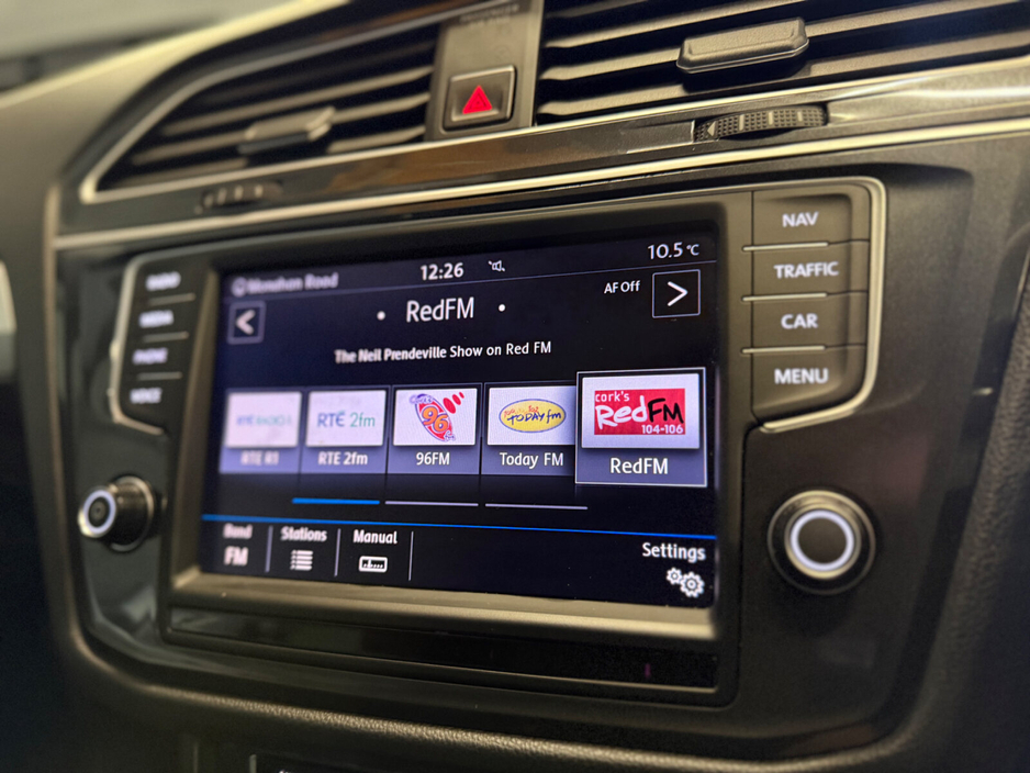 2017 Volkswagen Tiguan - image 11