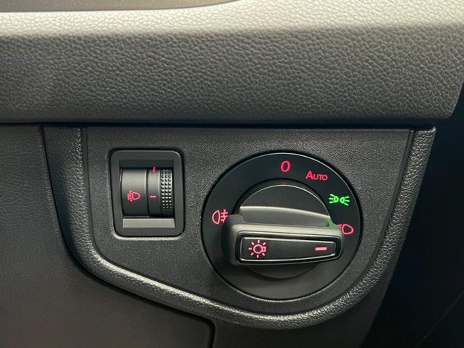 2018 Volkswagen Polo 1.0 TSI Automatic, Reversing camera, LOW MILES €16,895