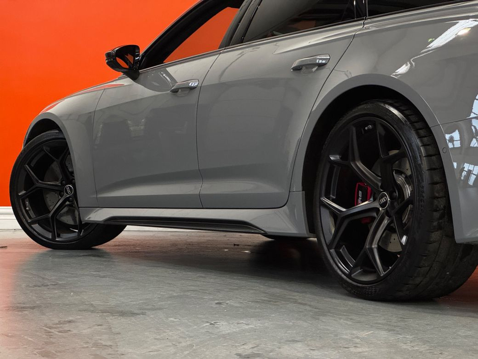 2024 Audi RS6 - image 13