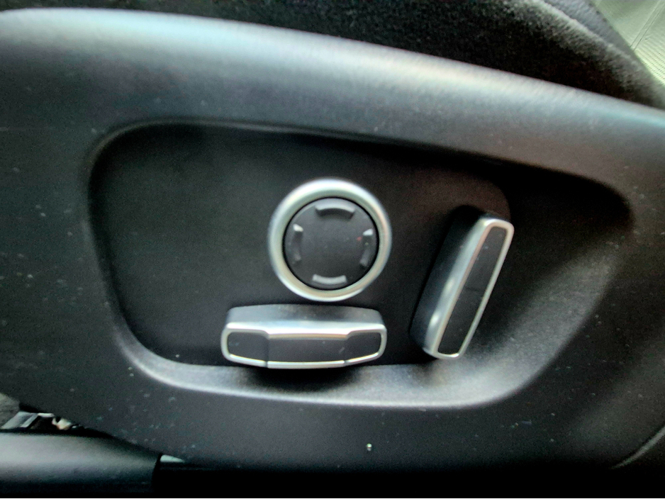 2021 Land Rover Range Rover Evoque - image 17