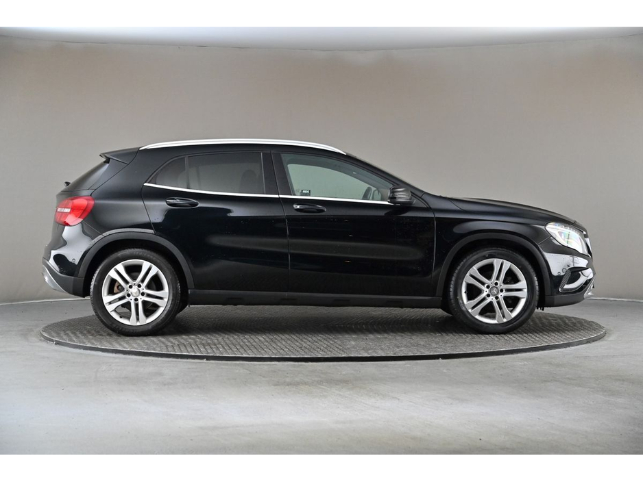 2016 Mercedes-Benz GLA Class GLA 180*FULL TAN MEMO LEATHER SEATS*REVERSE CAM*PARK SENSORS* €19,890