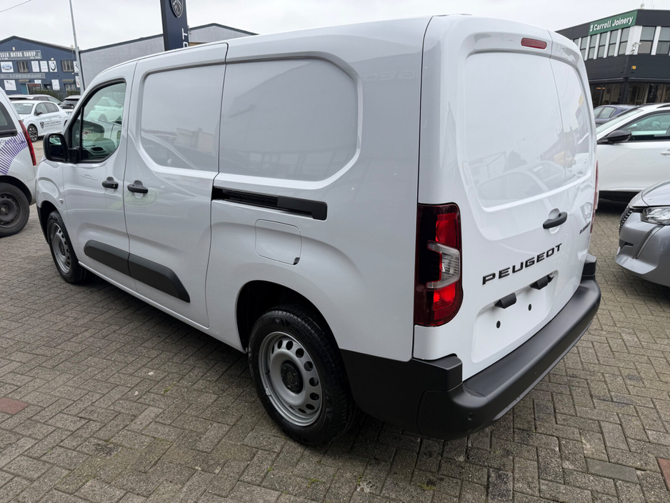 2026 Peugeot Partner - image 5