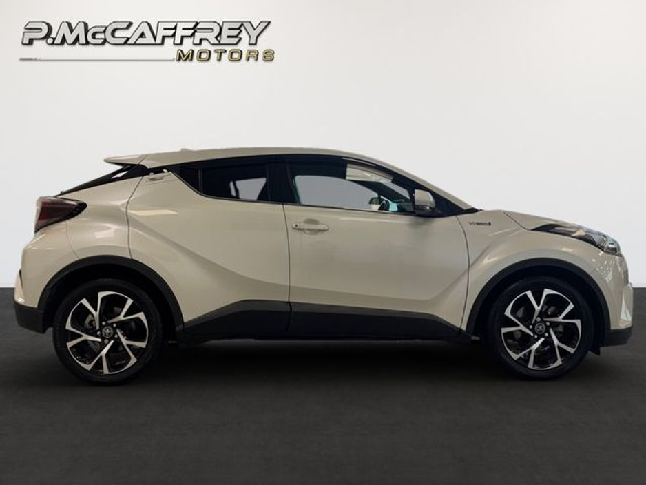 2017 Toyota C-HR - image 4