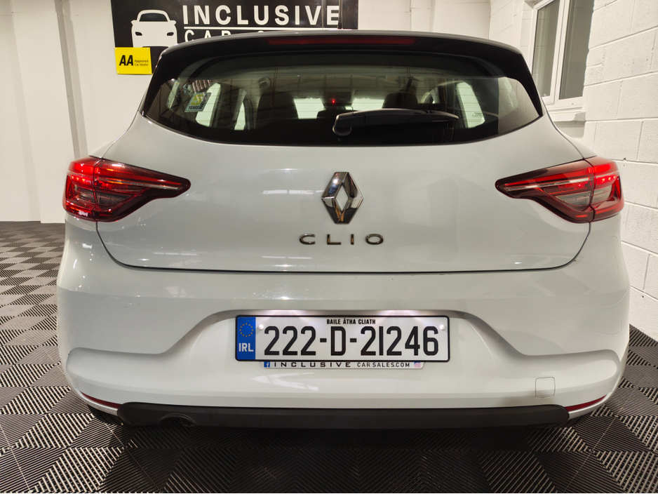 2022 Renault Clio - image 18