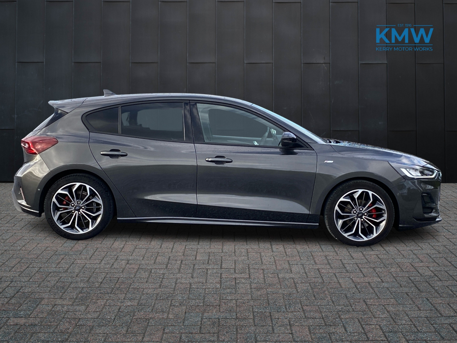 2023 Ford Focus ST-Line X 1.0 MHEV 125BHP... Full leather