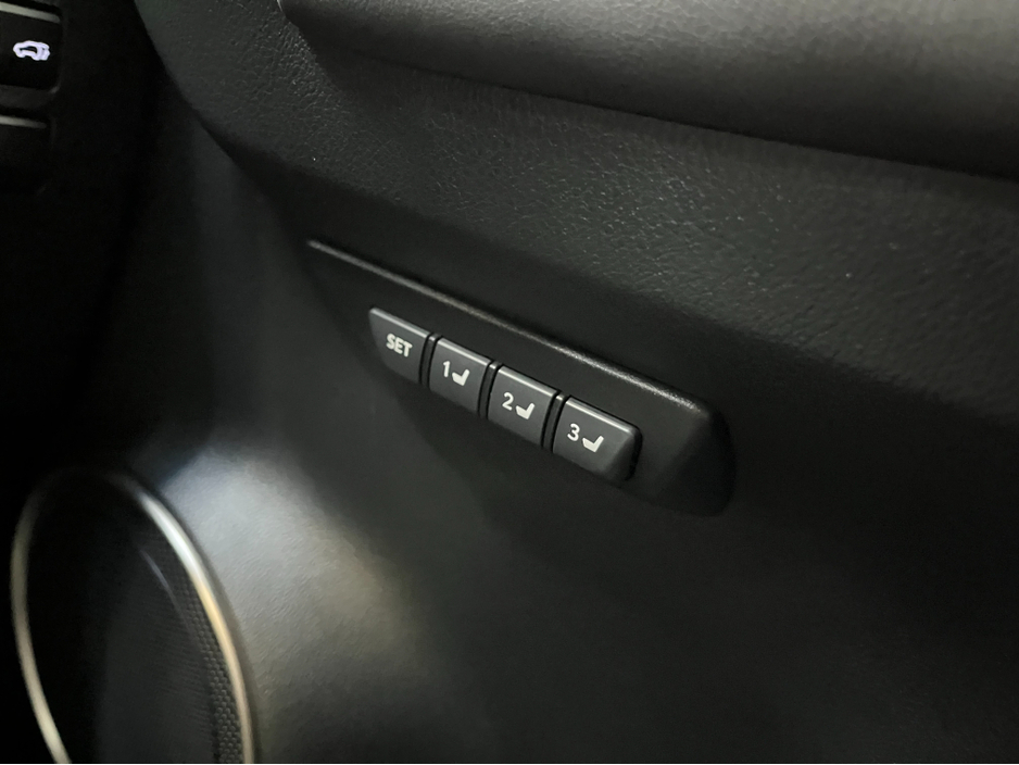 2018 Lexus NX 300 h - image 14